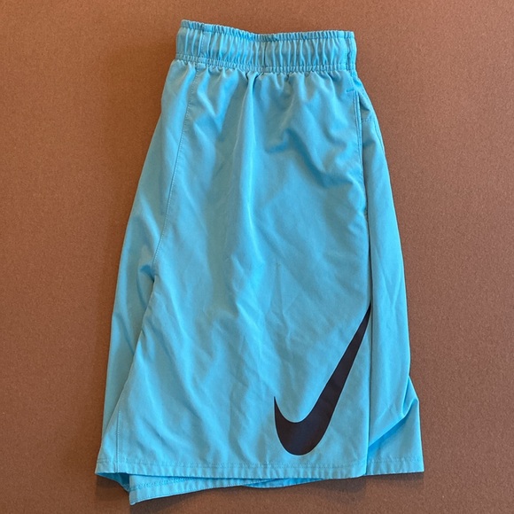 Nike Dri-Fit shorts - Picture 2 of 3